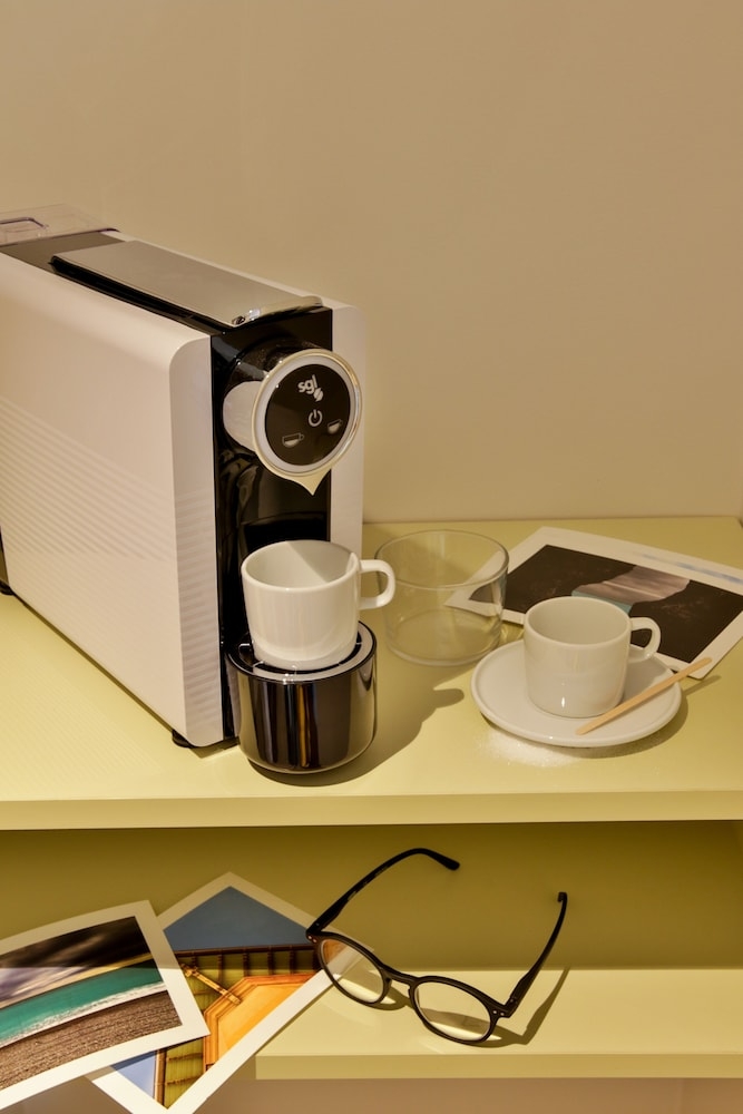 객실 내 식사 공간