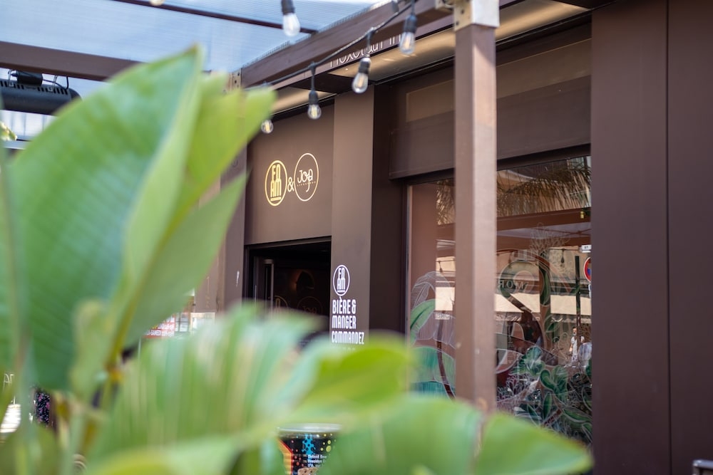 숙박 시설 정면