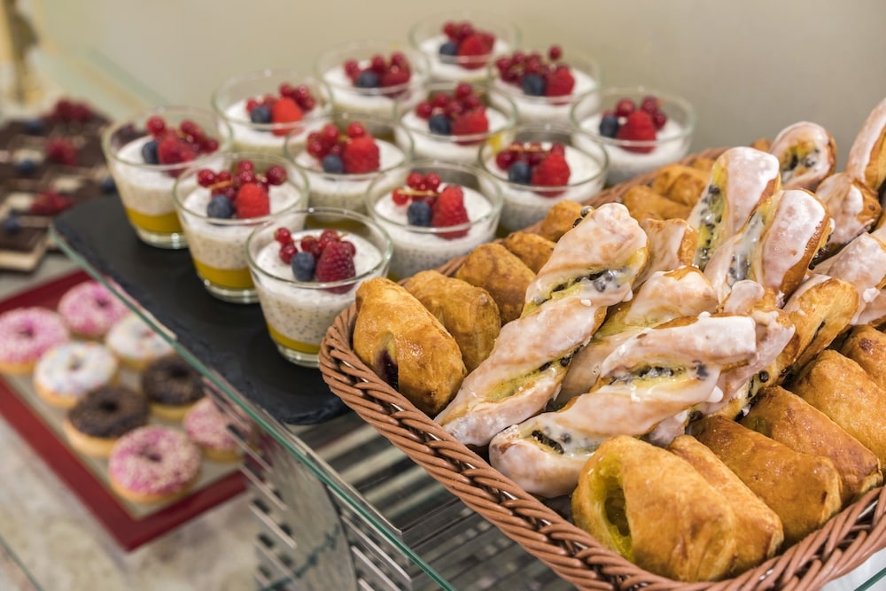 뷔페 아침 식사