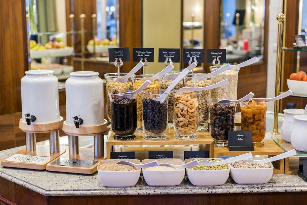 뷔페 아침 식사