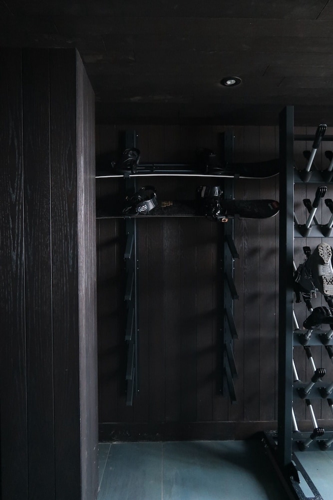 장비 보관 시설