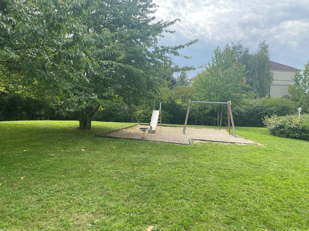 어린이 놀이 공간 - 야외