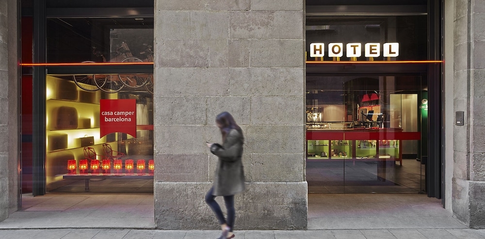 숙박 시설 입구