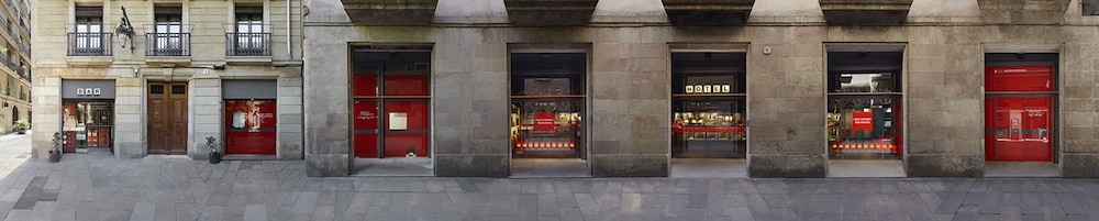 숙박 시설 입구