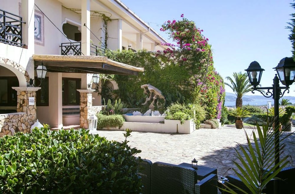 숙박 시설 정면