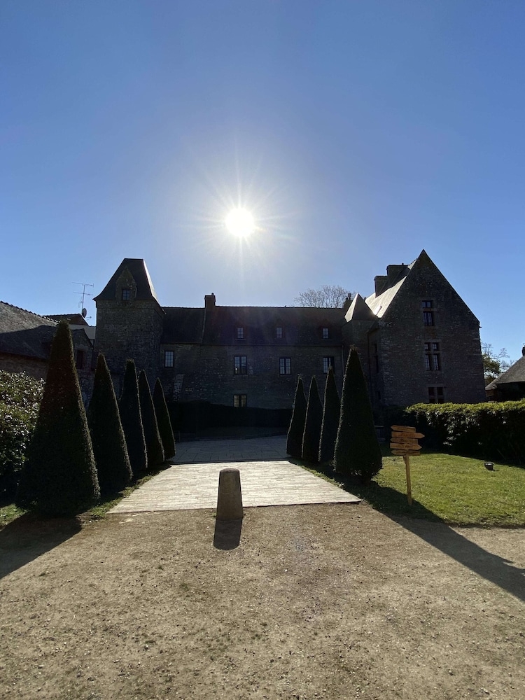 숙박 시설 정면