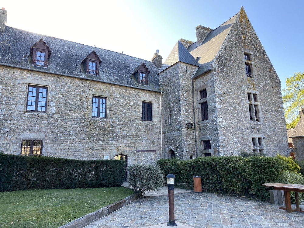 숙박 시설 정면