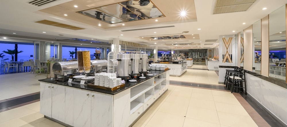 뷔페 아침 식사