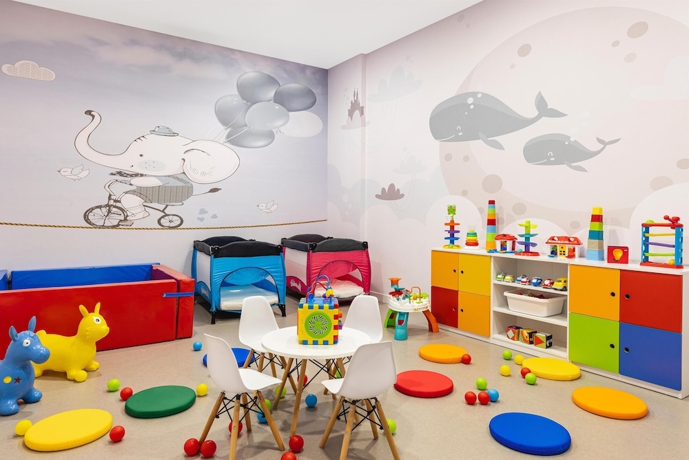 어린이 놀이 공간 - 실내