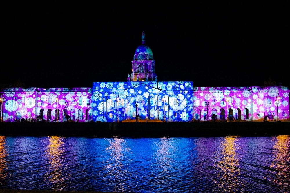 숙박 시설에서 보는 시내 전망