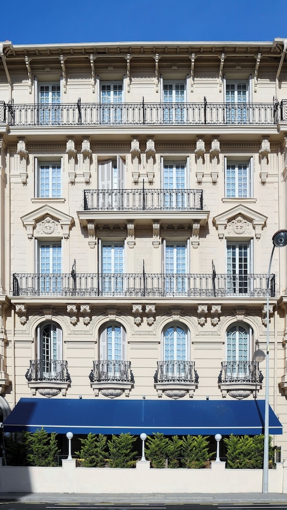 숙박 시설 정면