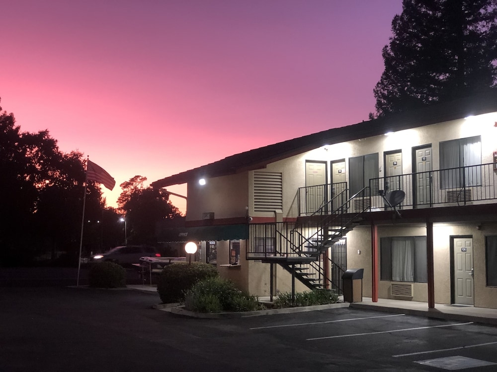 숙박 시설 정면