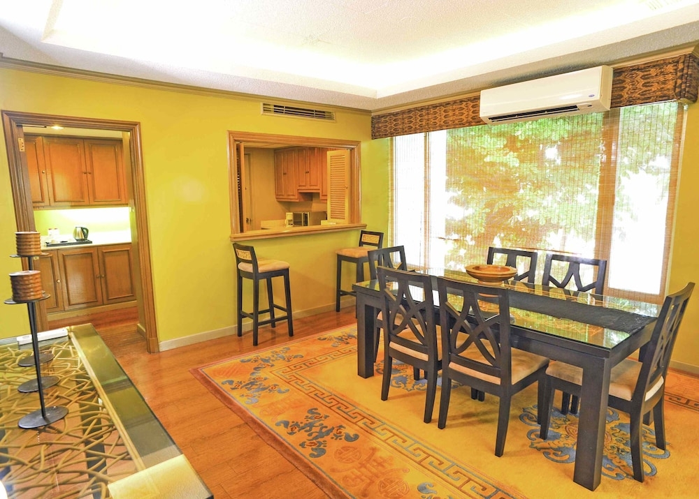 객실 내 식사 공간