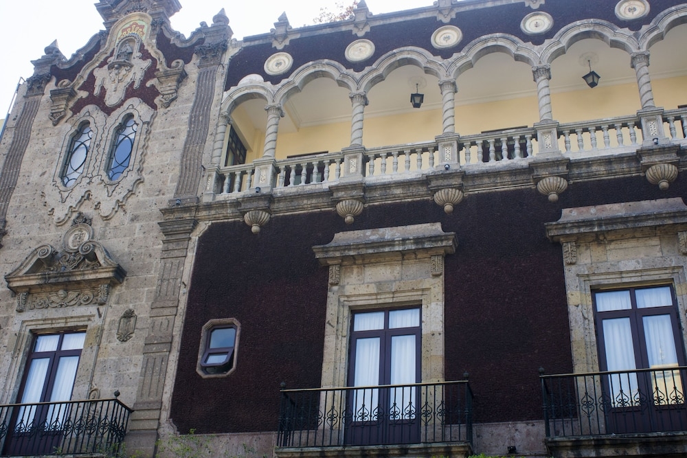 숙박 시설 정면