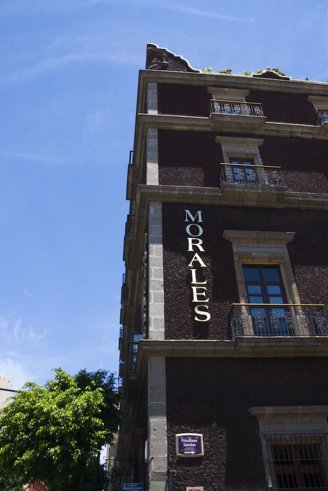 숙박 시설 정면