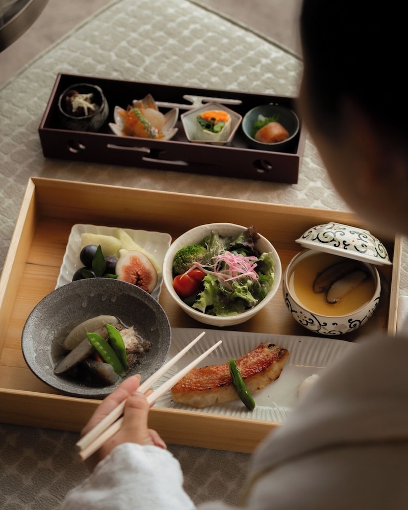 객실 내 식사 공간