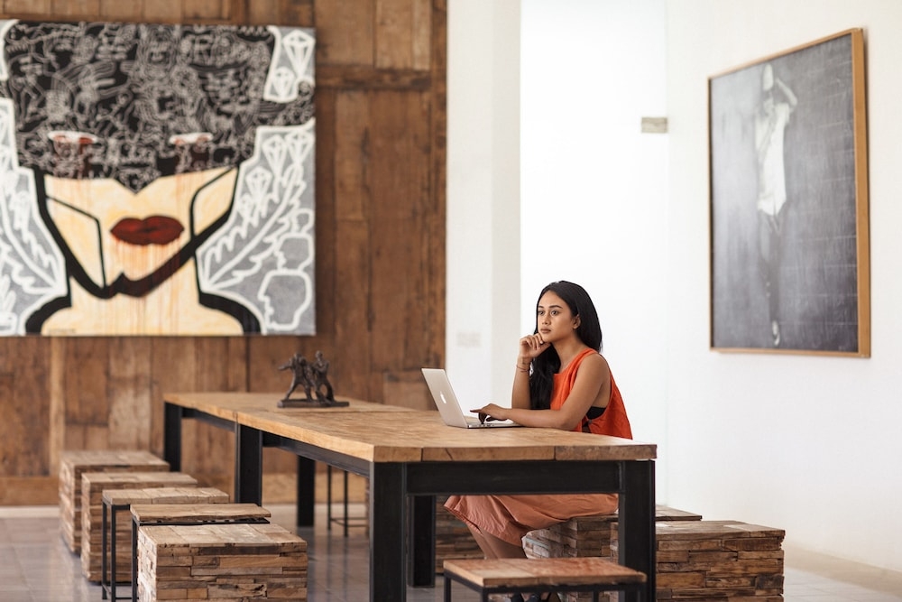 로비 좌석 공간