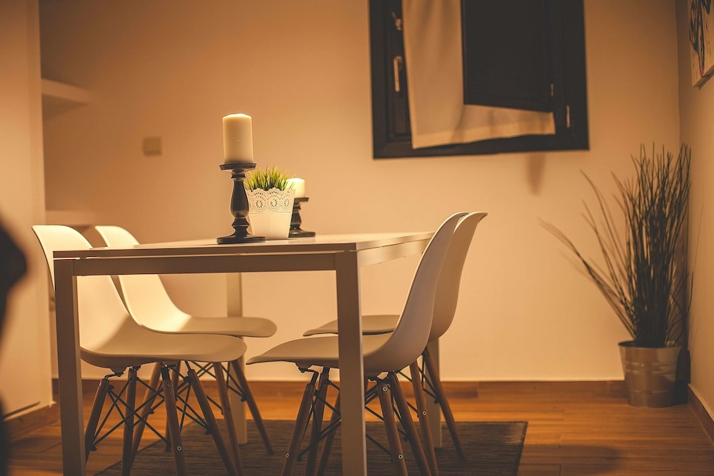 객실 내 식사 공간