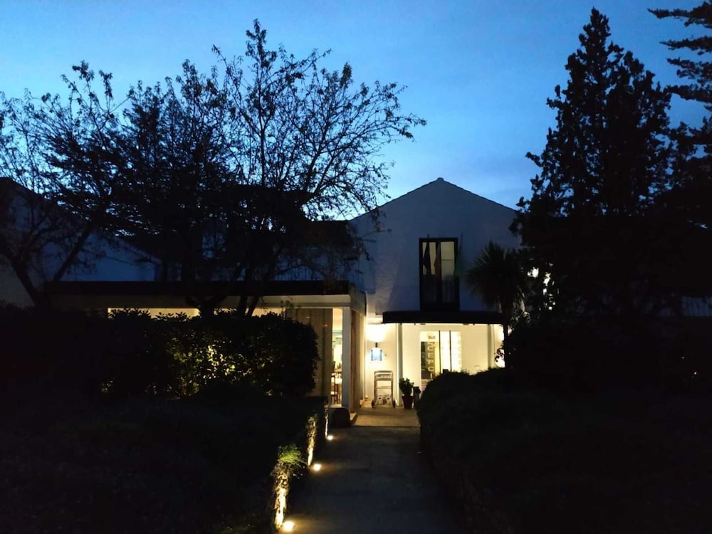 숙박 시설 입구