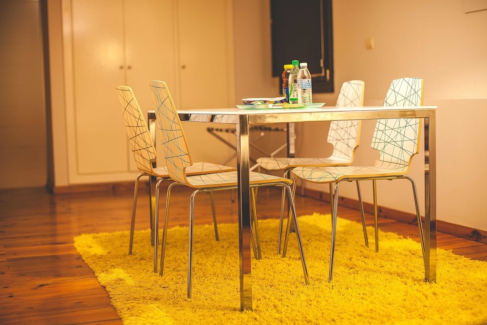 객실 내 식사 공간