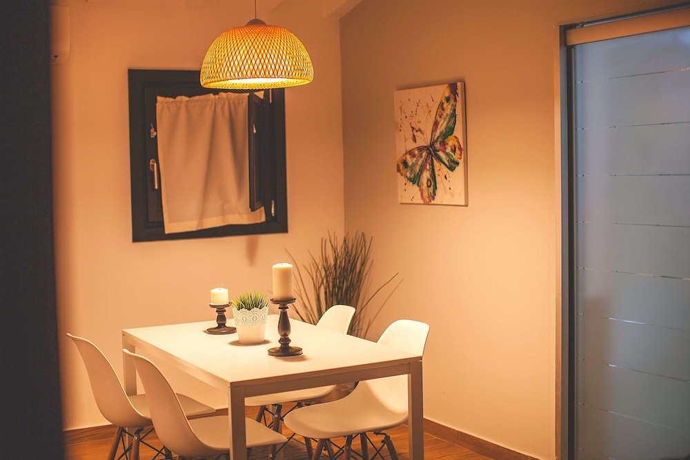 객실 내 식사 공간