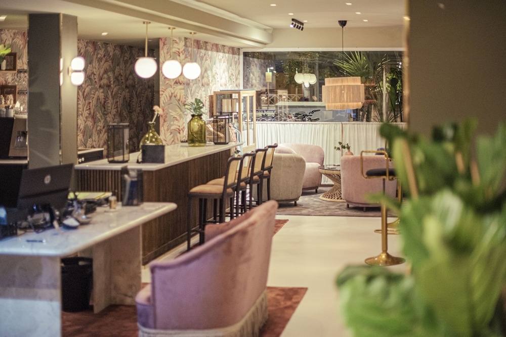 로비 좌석 공간