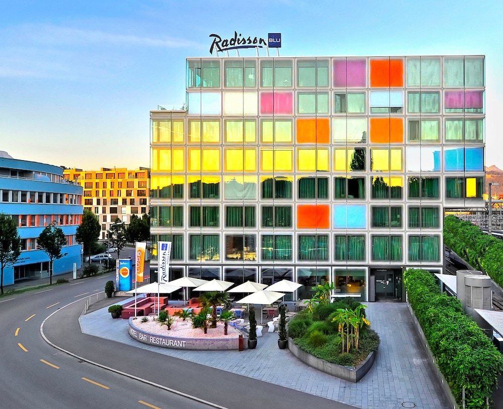 숙박 시설 정면