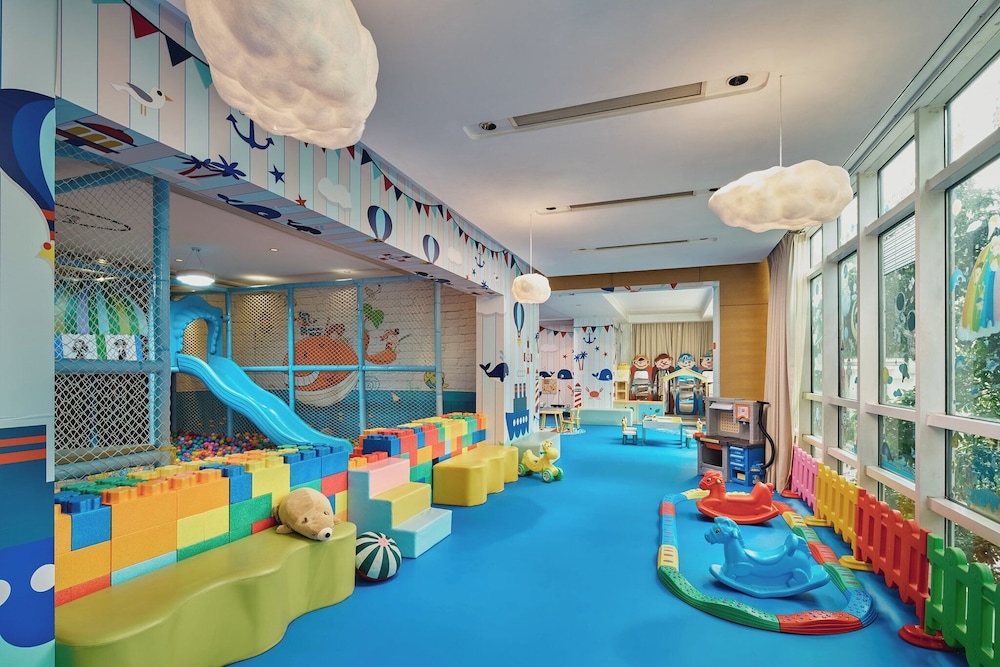 어린이 놀이 공간 - 실내