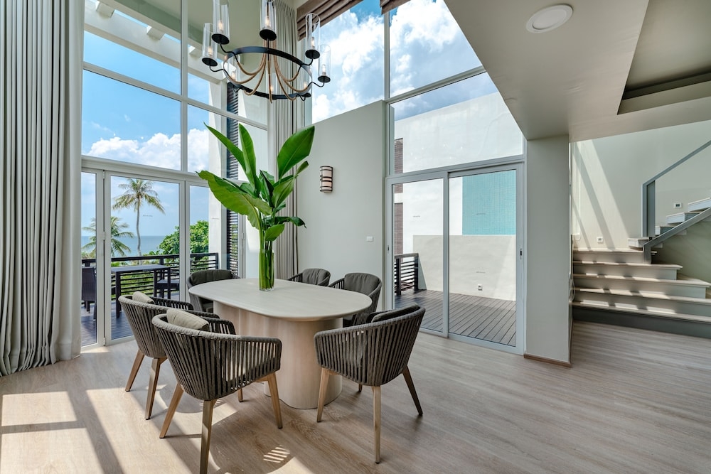 객실 내 식사 공간