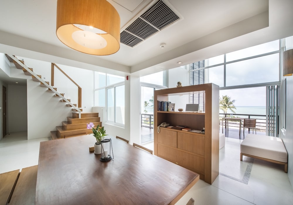 객실 내 식사 공간