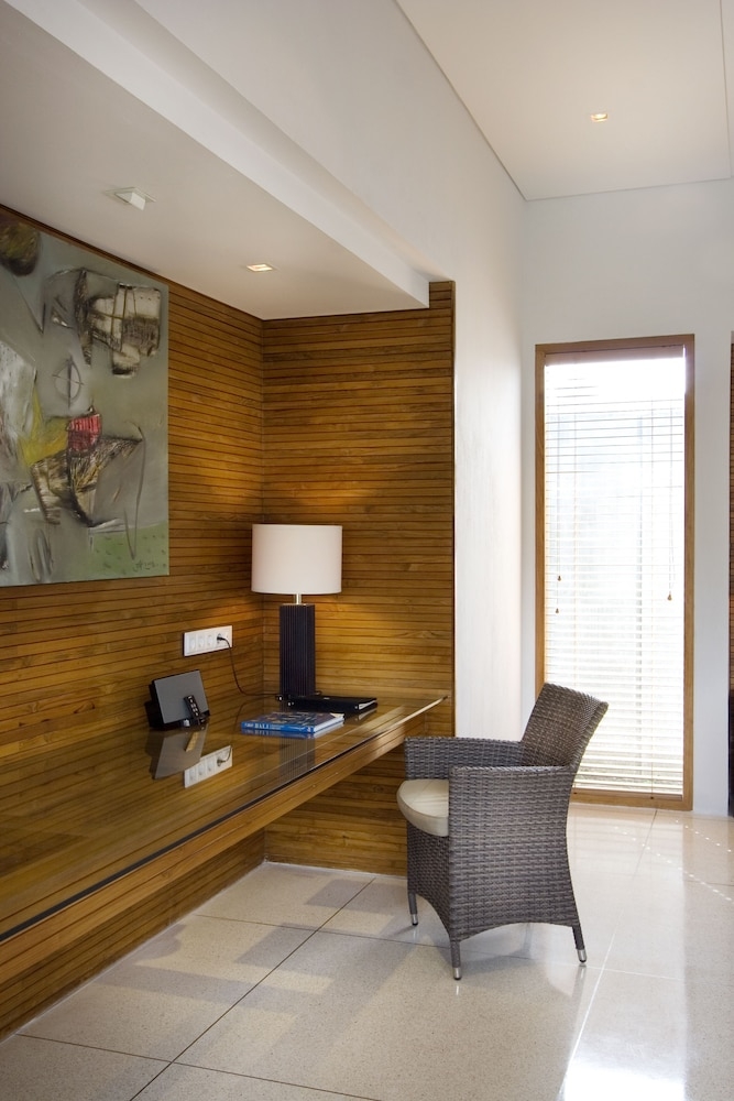 객실 내 비즈니스 센터