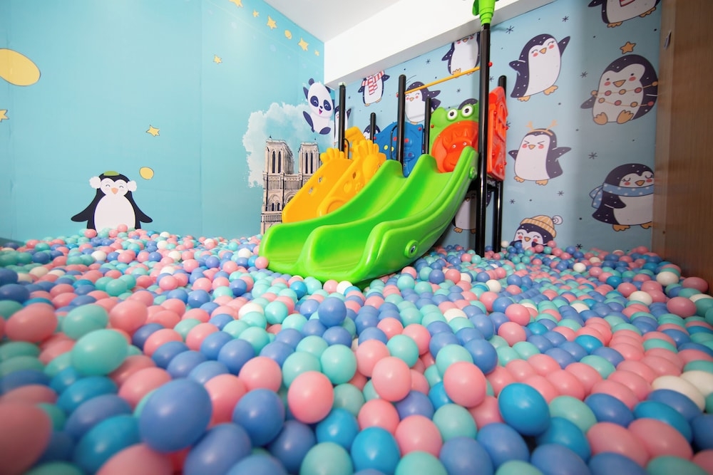 어린이 놀이 공간 - 실내