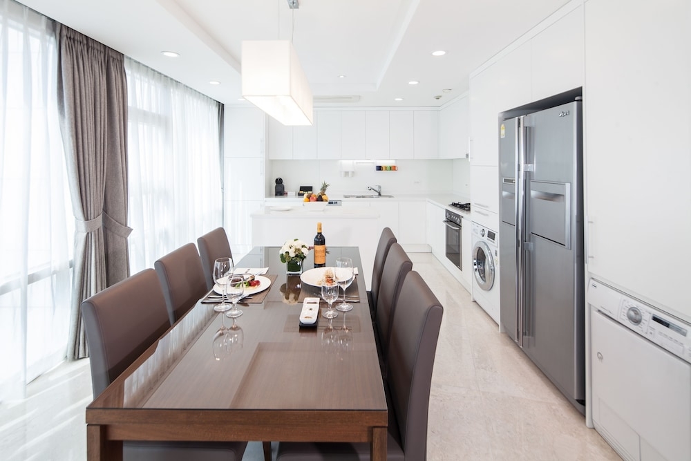 객실 내 식사 공간