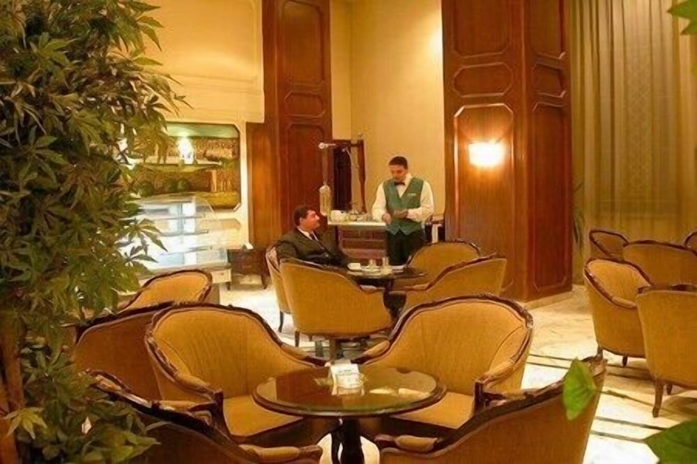 로비 좌석 공간