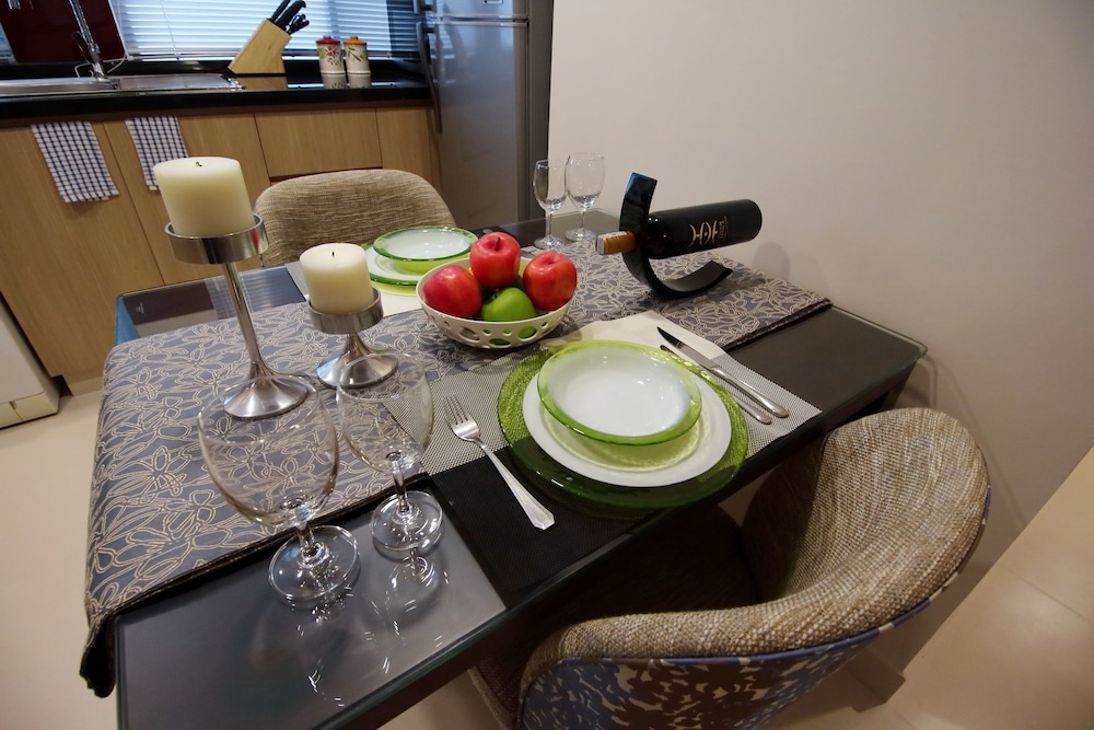 객실 내 식사 공간