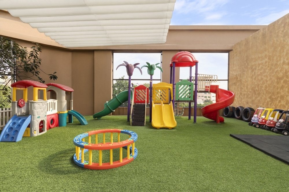 어린이 놀이 공간 - 야외