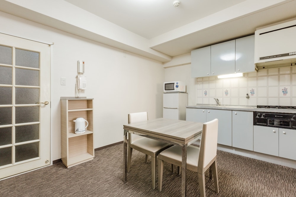 객실 내 식사 공간