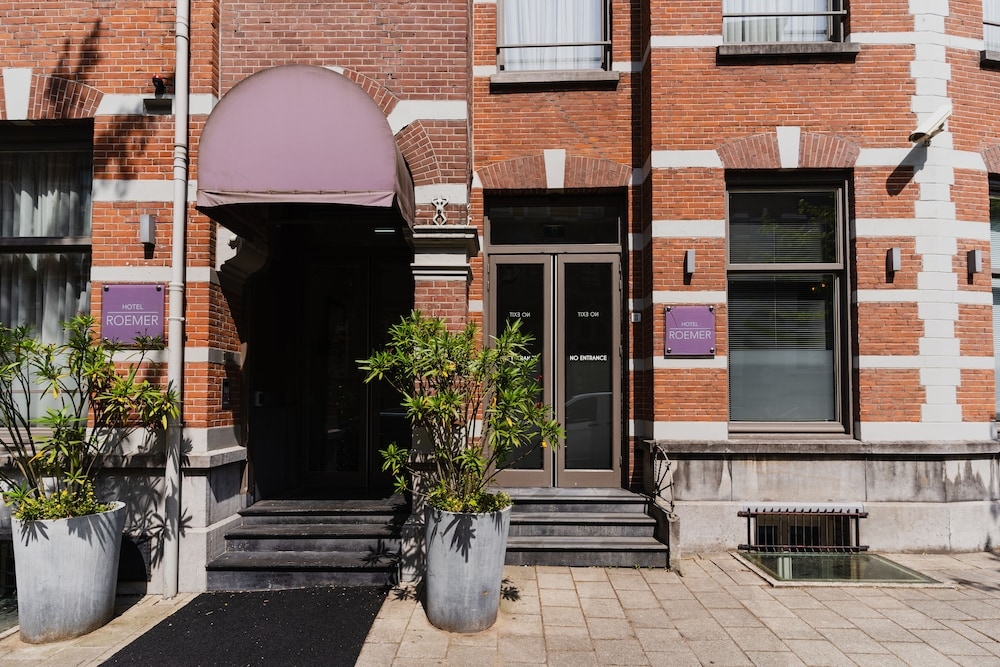 숙박 시설 정면