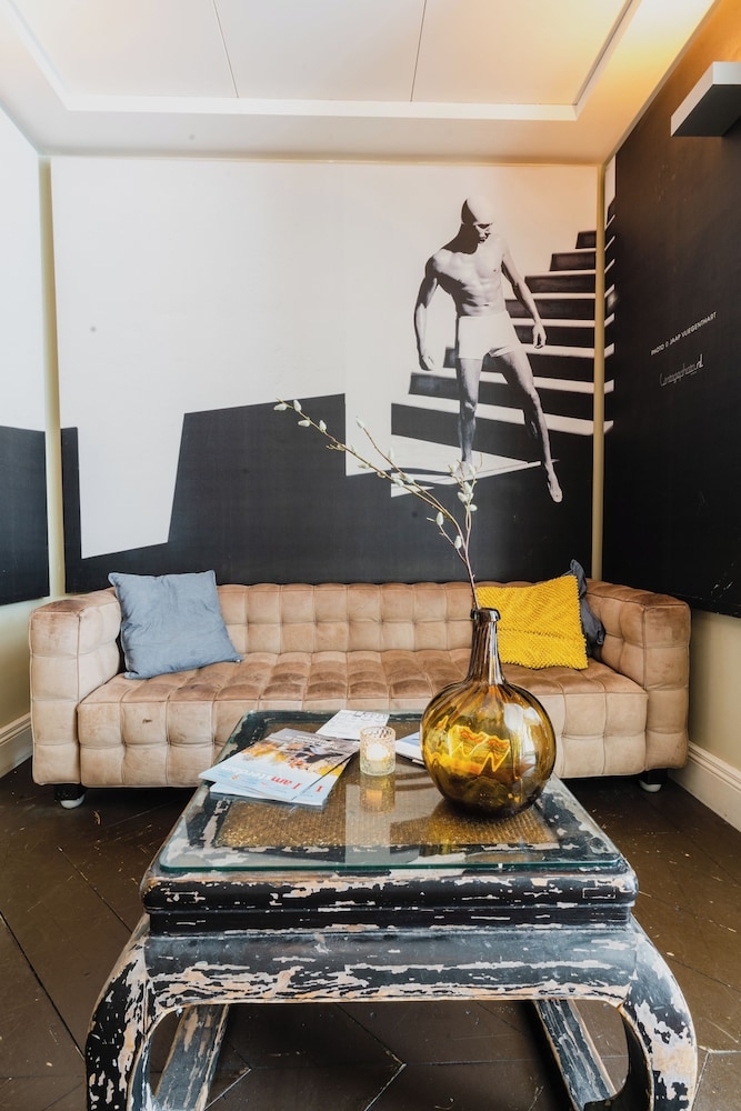 로비 좌석 공간