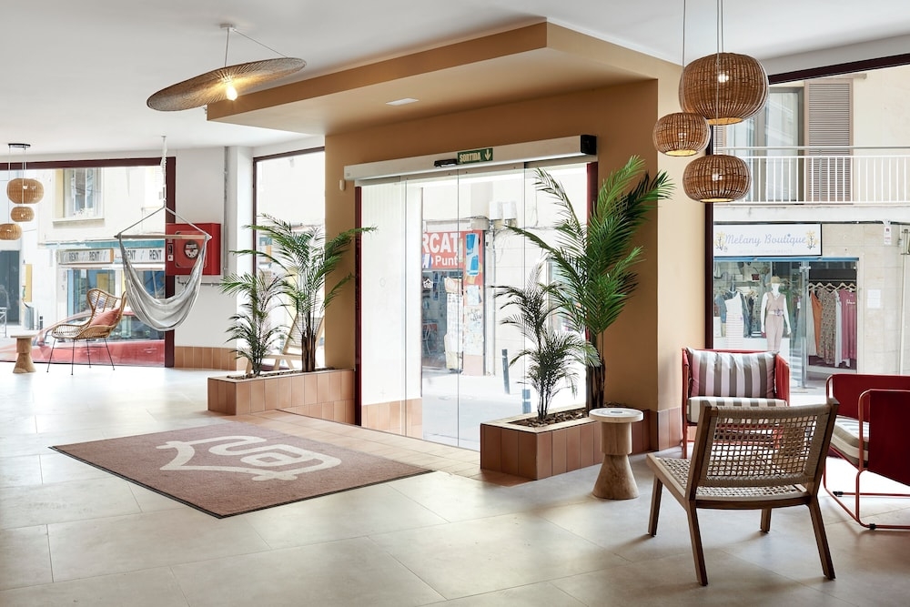 숙박 시설 입구