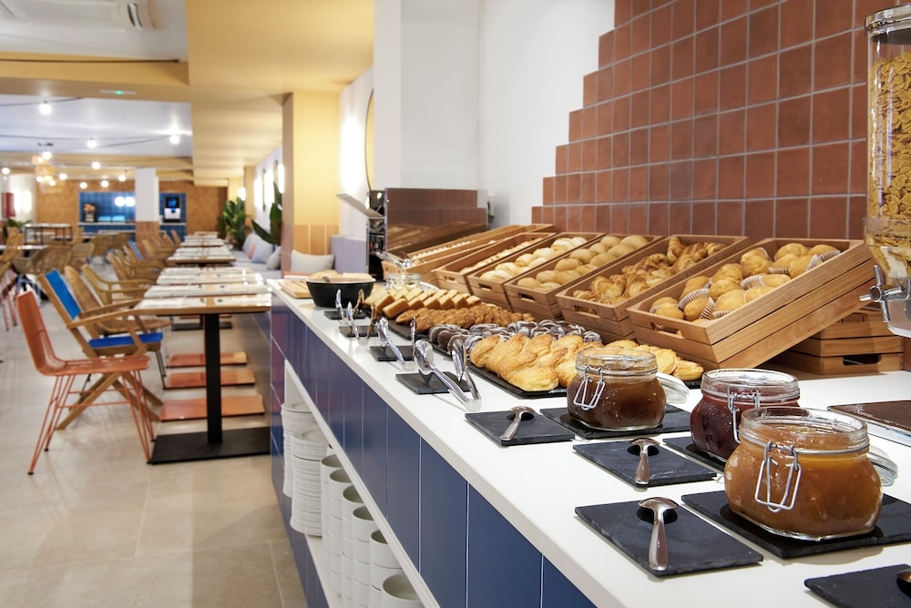 뷔페 아침 식사