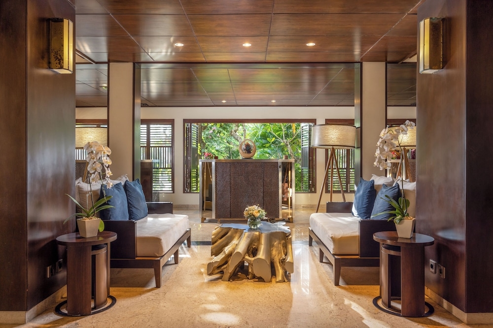 로비 좌석 공간