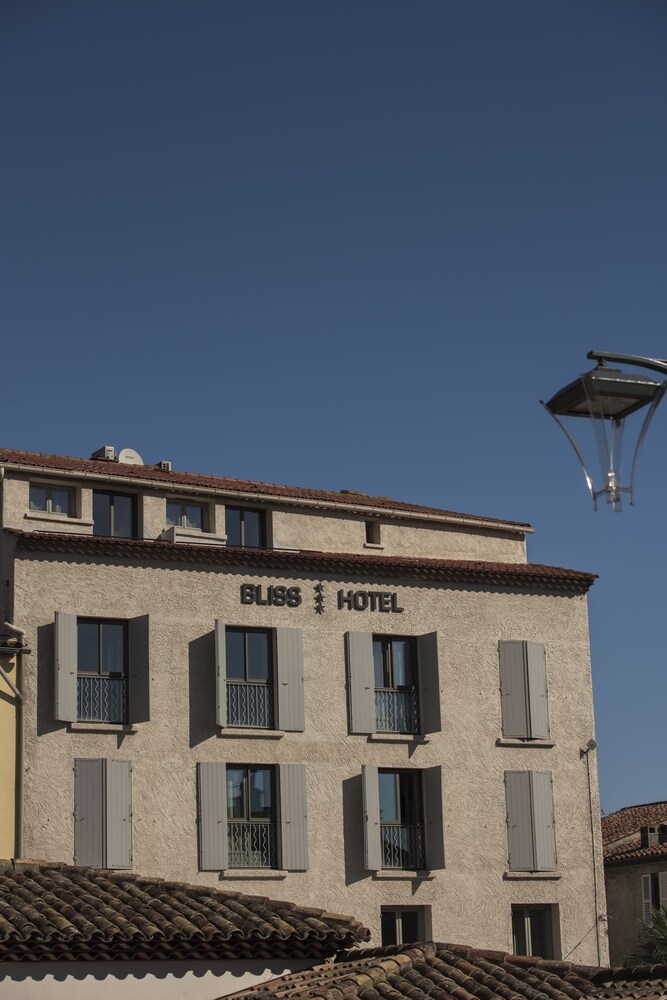 숙박 시설 정면