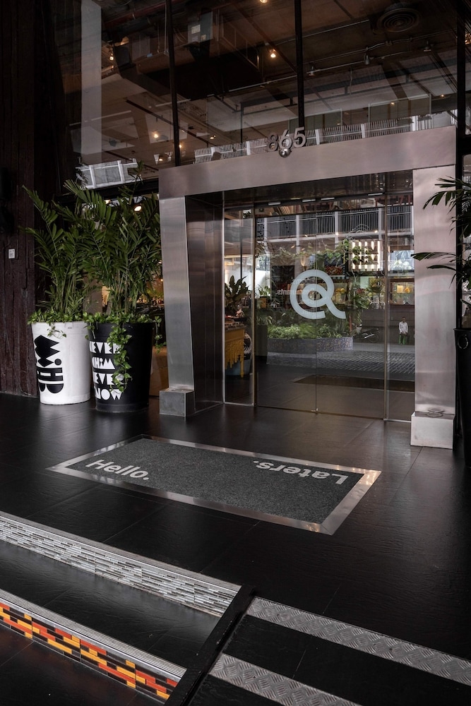 숙박 시설 입구