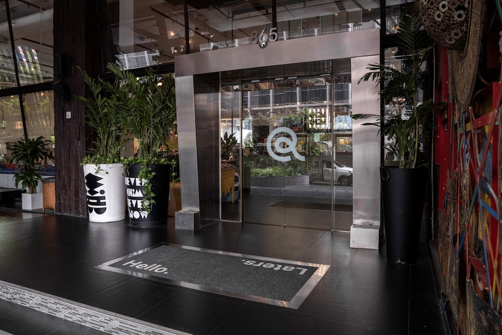 숙박 시설 입구