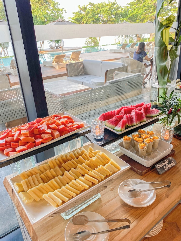 뷔페 아침 식사