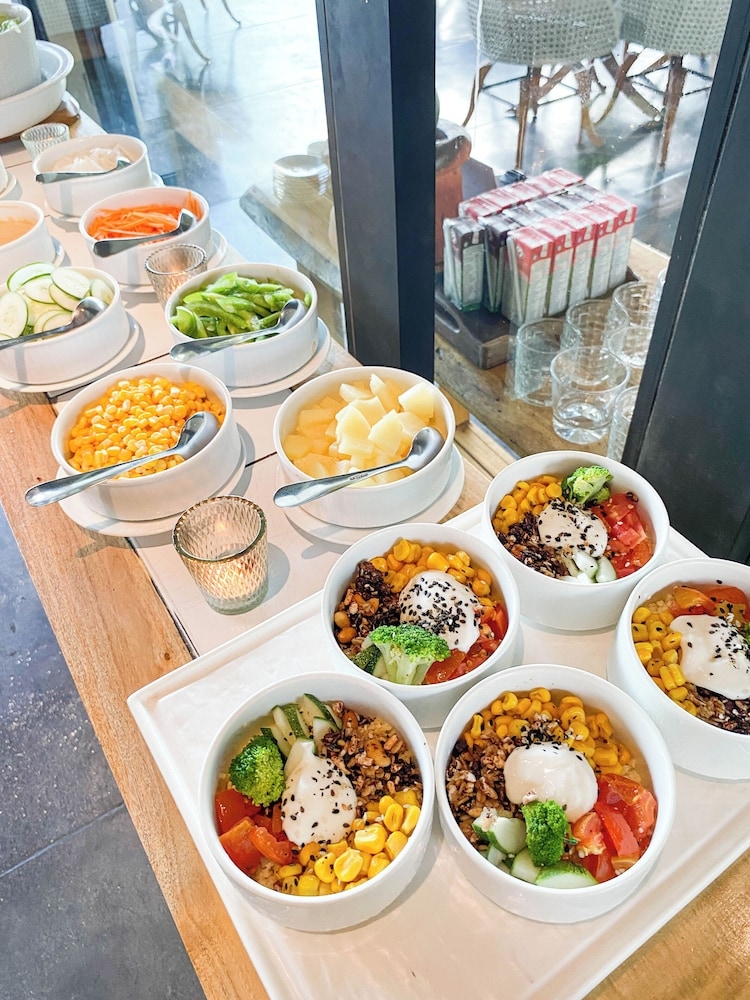 뷔페 아침 식사