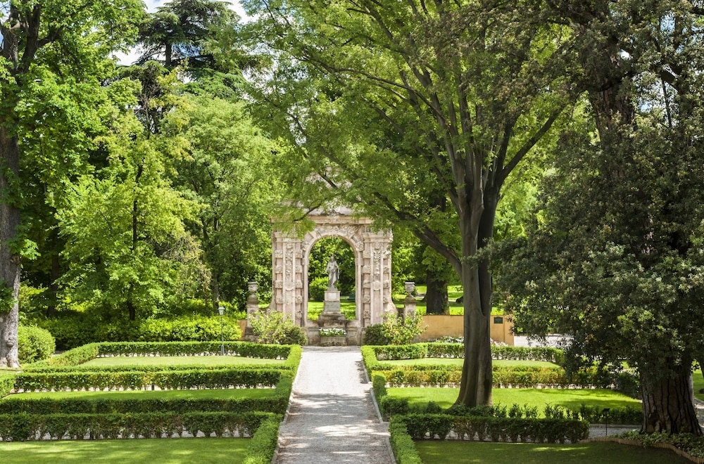 숙박 시설 구내