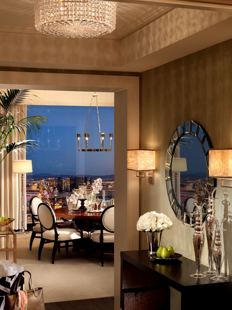 객실 내 식사 공간