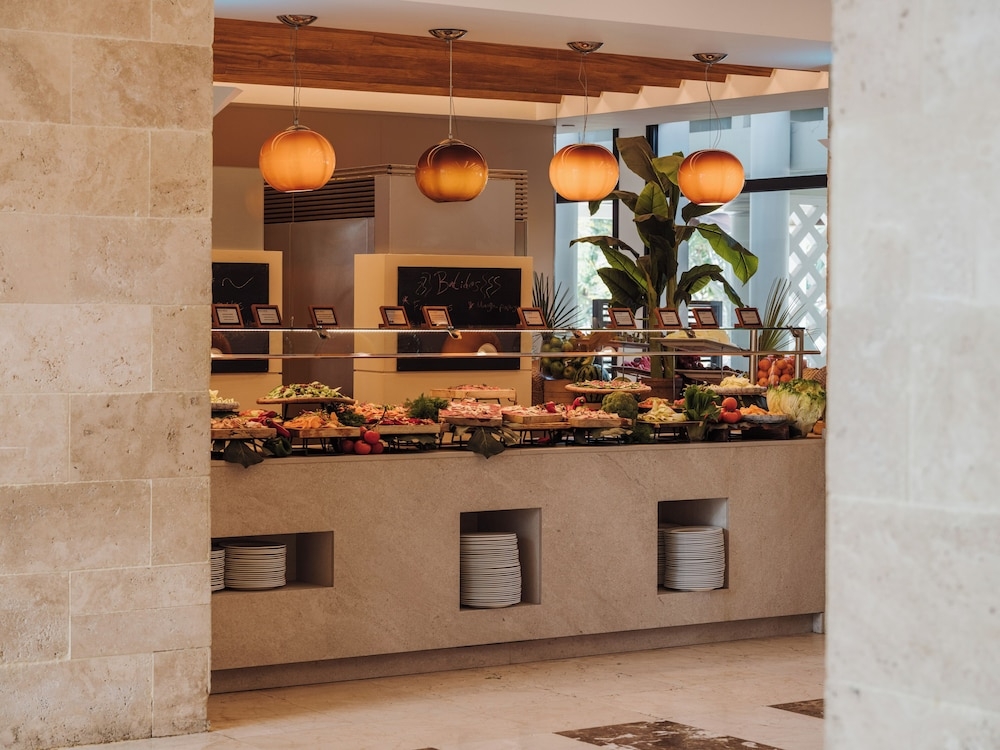 뷔페 아침 식사